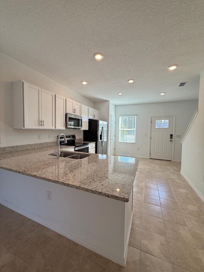 Building Photo - 7235 Sabal Ter