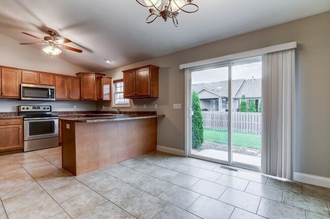 Building Photo - 2909 Cindy Ln