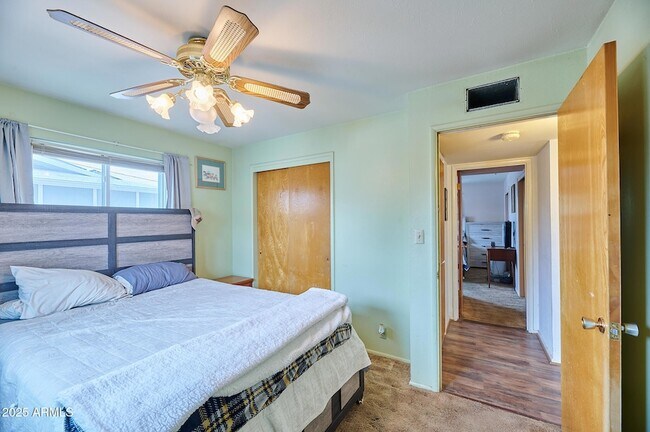 Building Photo - 5410 E University Dr