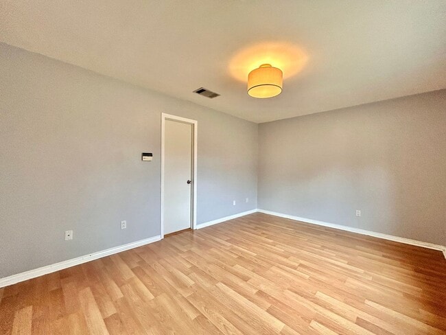 Building Photo - 11908 Snow Finch Rd