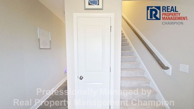 Building Photo - Like New Home with Open Layout and Spacious Rooms