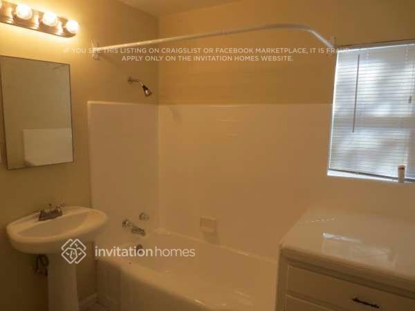 Building Photo - 1413 Maryland St