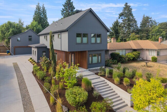 Primary Photo - 2038 NE Morgan St