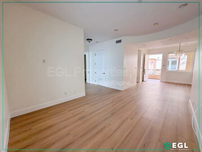 Building Photo - 16123 Sunset Blvd