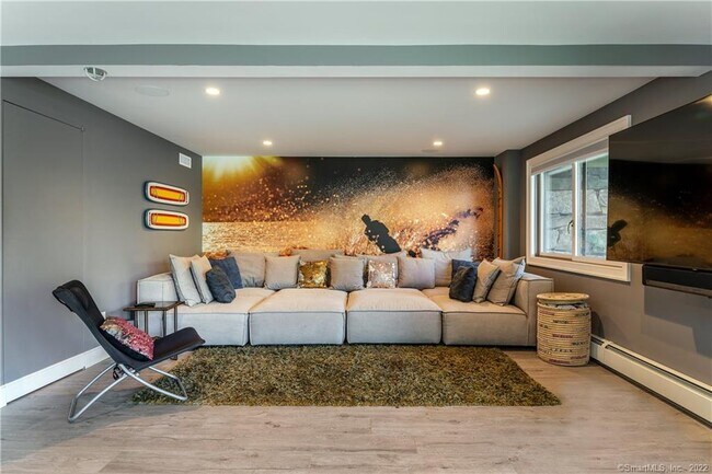 Building Photo - 8 Cedar Point Dr