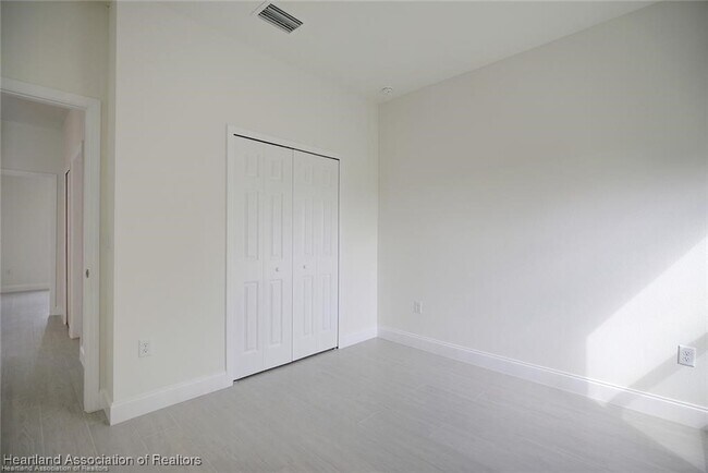 Building Photo - 6909 Salem Ct