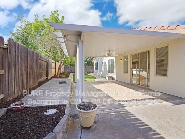 Building Photo - 1732 Bamboo St
