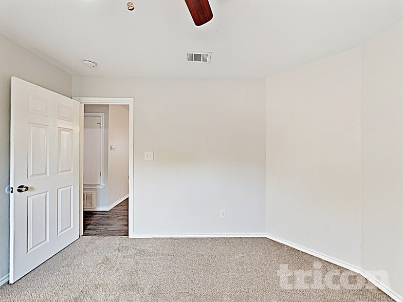 Building Photo - 4303 Sheldon Ln