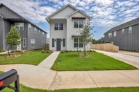 Building Photo - 2318 S 4th St