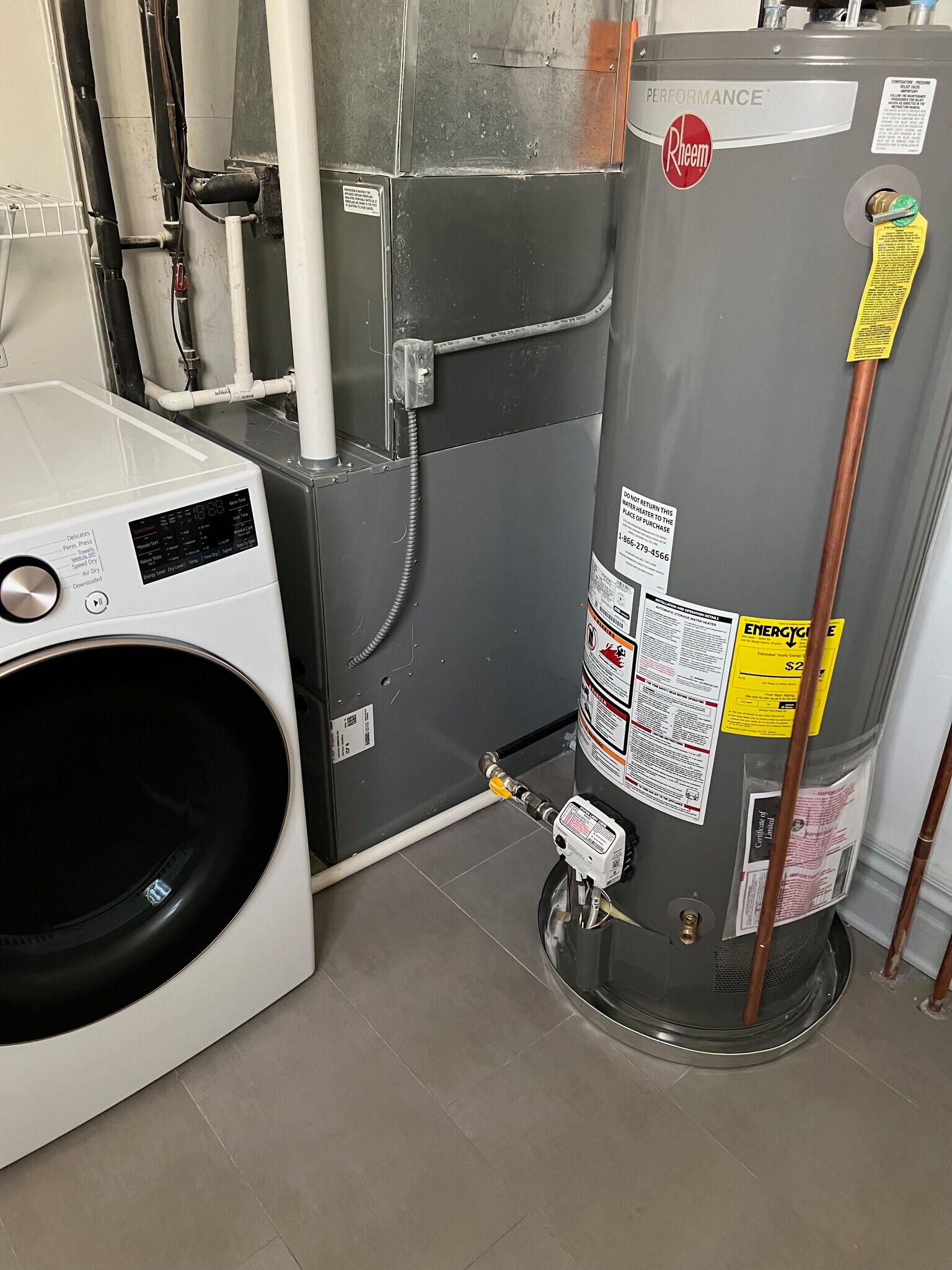 Dedicated unit water heater. - 2057 W Chicago Ave