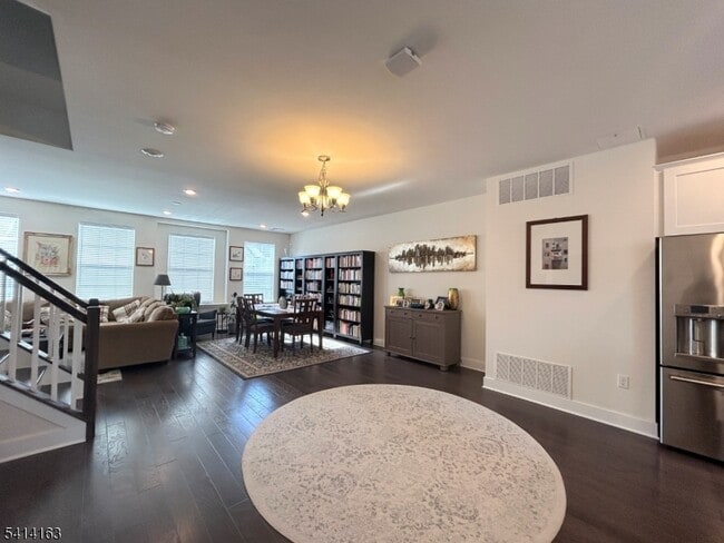 Building Photo - 14 Gerhard Pl