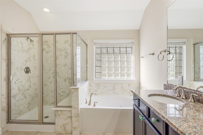 Building Photo - 19906 Durwood Pines Ln