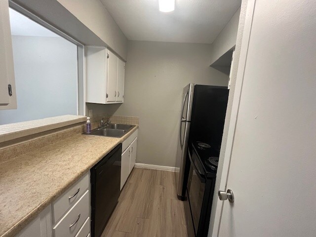 Building Photo - 461 Eldon Dr