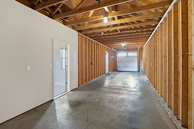 Building Photo - 3739 Hyde Park Ave