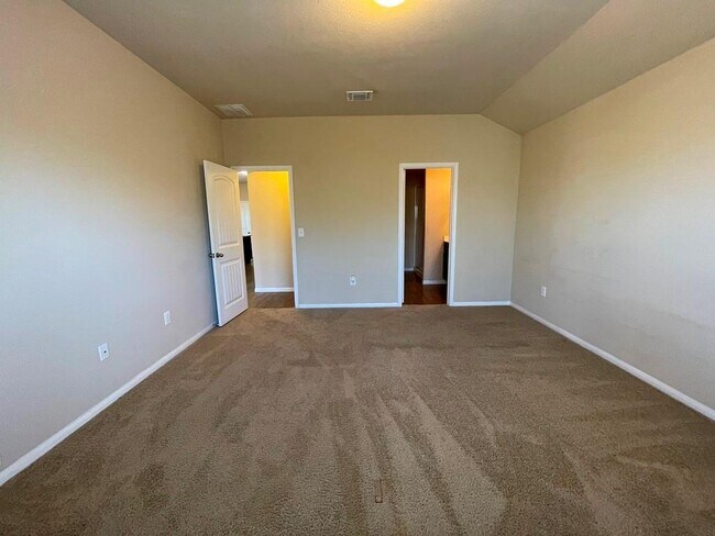 Building Photo - 3400 Ortman Dr