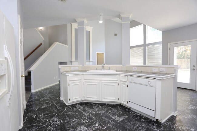 Building Photo - 2515 Hyland Park