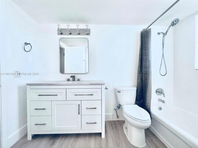 Building Photo - 500 NE 2nd St