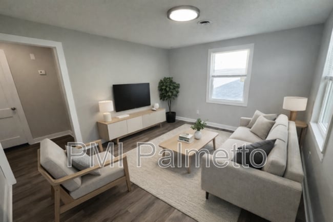 Building Photo - 530 Jasper St