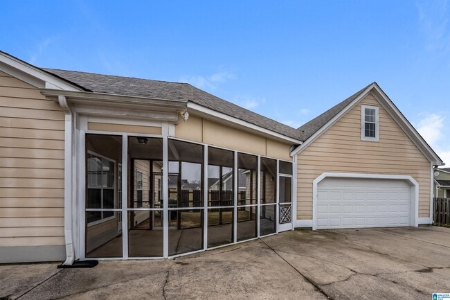Building Photo - 6025 Kelly Creek Cir
