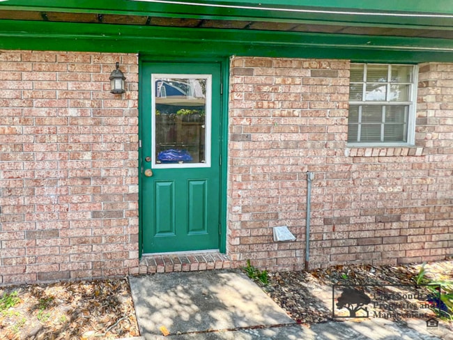 Building Photo - 2628 S Palmeden Dr