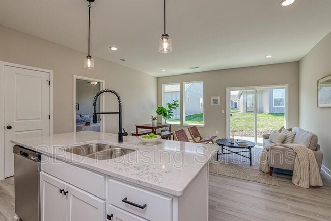 Building Photo - 27402 E Oak Vw Dr