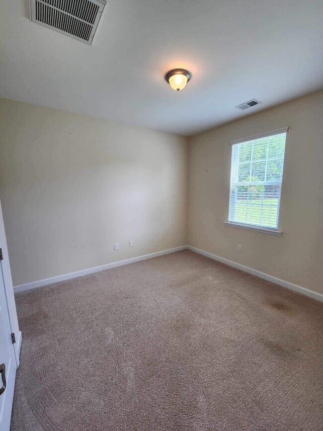 Building Photo - 909 Looking Glass Ct