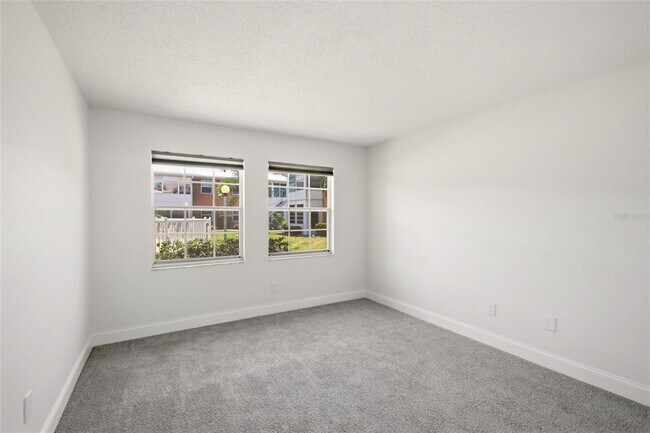 Building Photo - 22333 Edgewater Dr