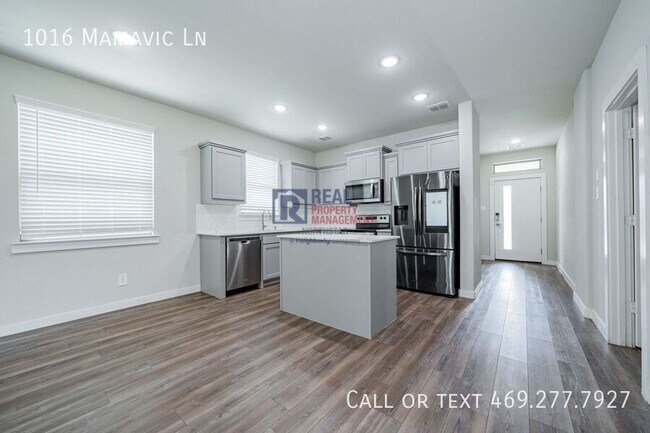 Building Photo - 1016 Mamavic Ln