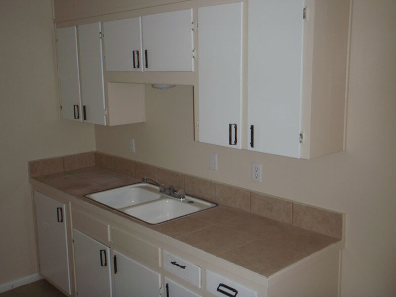 Building Photo - 603 Sunset Ln