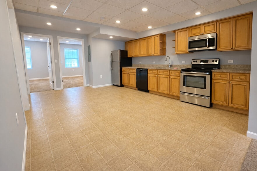 Building Photo - The Village Green at Annandale