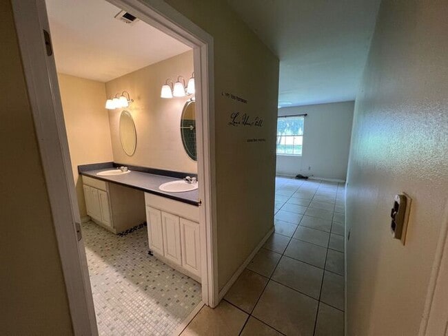 Building Photo - Pensacola - Pinehurst Subdivision - 3 bedr...