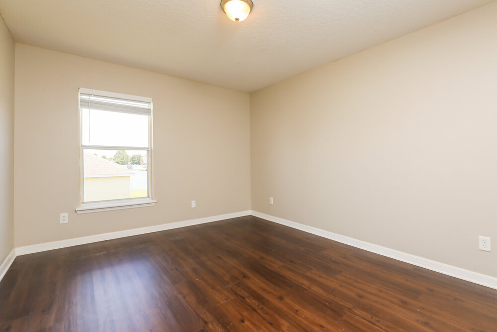 Building Photo - 2101 Woodsedge Dr