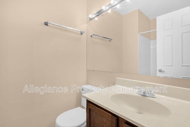 Building Photo - 5743 Burke Towne Ct