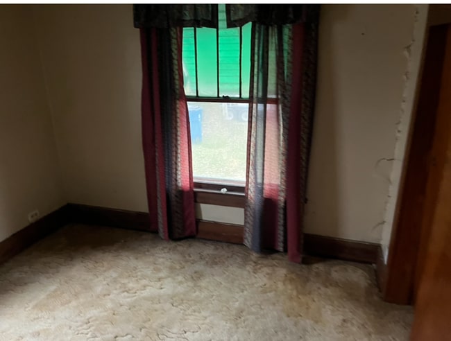 Building Photo - $590 MONTH / $1000 DOWN