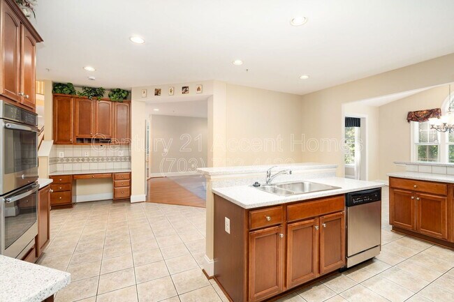 Building Photo - 8401 Tysons Trace Ct