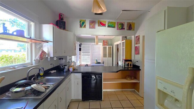 Building Photo - 1614 Drew St