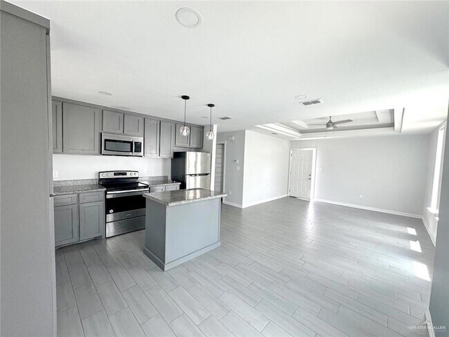Building Photo - 3610 Bella Costa Dr