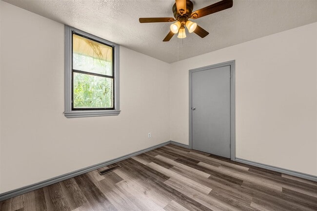 Building Photo - 508 SW 19th St