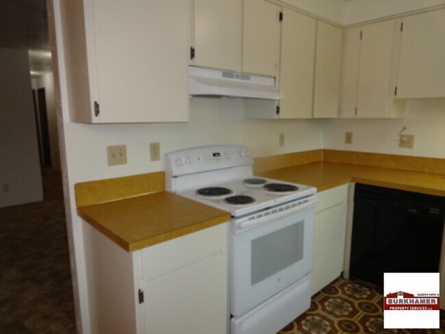 Building Photo - 620 4th Ave Aberdeen, WA. 98520