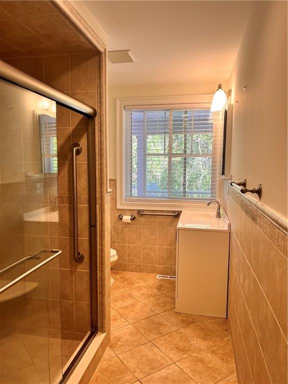 Building Photo - 33 Starr Dr W