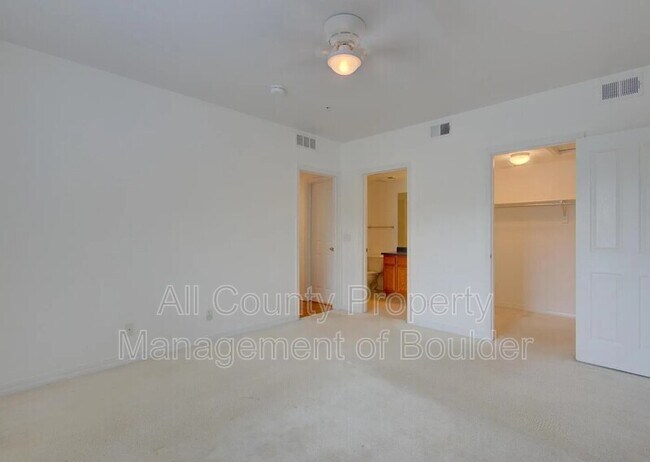 Building Photo - 14300 Waterside Ln