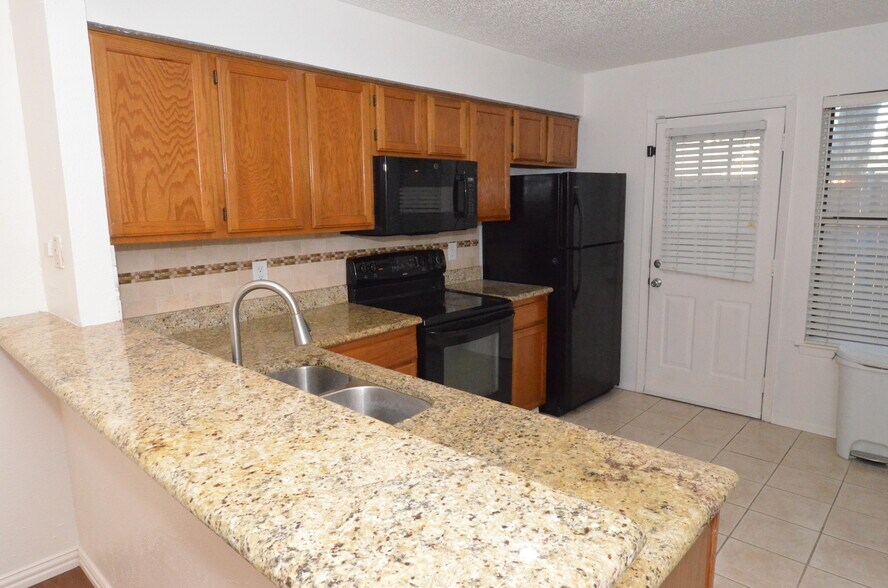 Building Photo - 1801 W Spring Creek Pky