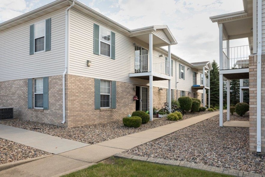 Rainbow East Luxury Apartments 27162806 Rainbow Ave Bloomington IL