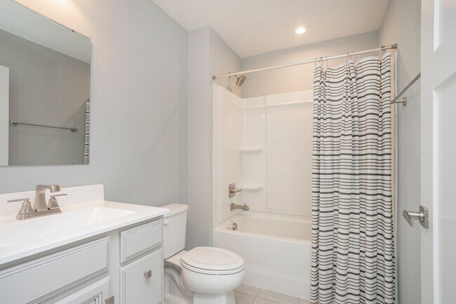 Building Photo - 711 Cottage Dr