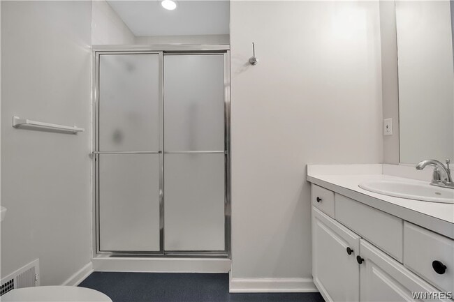 Building Photo - 6 St Charles Ct