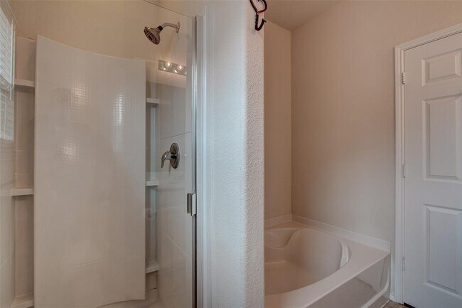 Building Photo - 3129 Montserrat Creek Dr