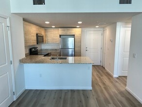 Building Photo - Beautiful 2 Bedroom, 2 Bathroom Apartment in Prime Orlando Location – 1 Month Free!