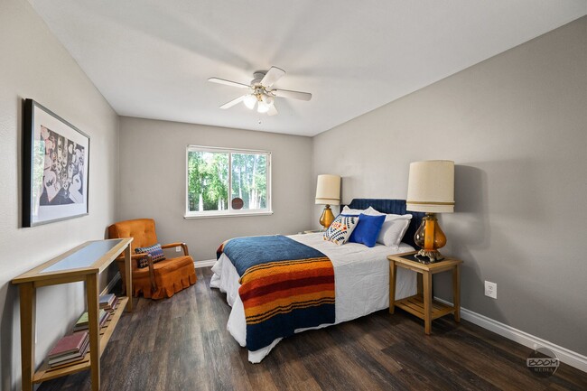 Building Photo - MUST SEE! | 4 BEDROOM 2.5 BATHROOM HOUSE |...