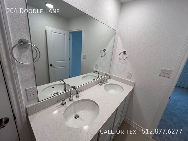 Building Photo - 204 Doodle Ln