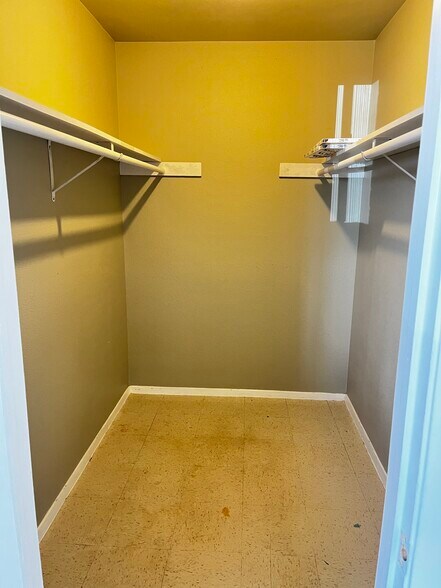 Building Photo - 1210 N Star Circle Dr